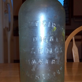 ROBERT GIBSON MEDICAL LOZENGE MAKER MANCHESTER - Bottles