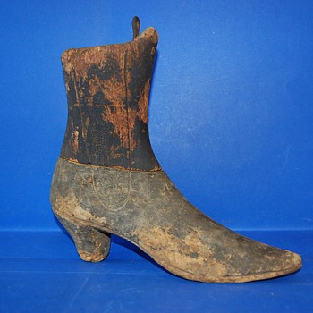 Wood Shoes Form early 1900 - Shoes