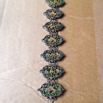 Thewa Work Deer Hunting scene bracelet - Fine Jewelry
