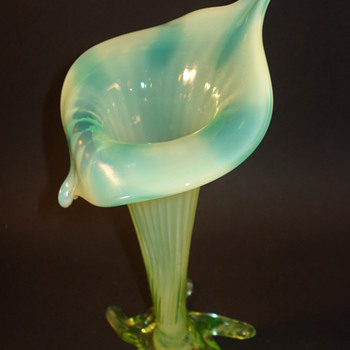 Victorian Uranium Footed Jack in the Pulpit Vase - Art Nouveau