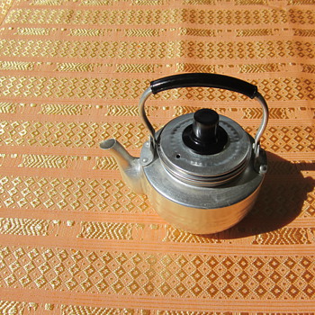 Aluminum & stainless steel teapot - Kitchen