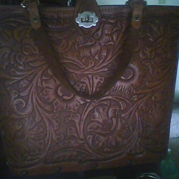 please help identify value of my purse - Bags