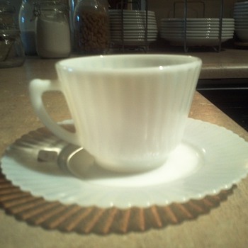 Help!! who makes these dishes! - Glassware