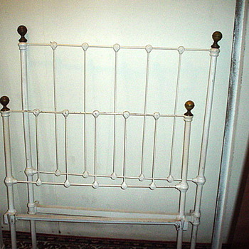 White iron child size hospital bed found in Massachusetts. - Furniture