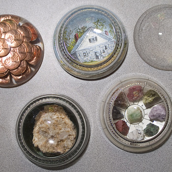 Set of 5 glass paperweights - Art Glass