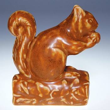 1925, Rookwood Squirrel paperweight, #6025 - Art Pottery