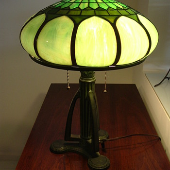 Looking for the Name of the Lamp Manufacturer - Lamps