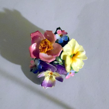 Porcelain or China flower brooch pin - Fine Jewelry