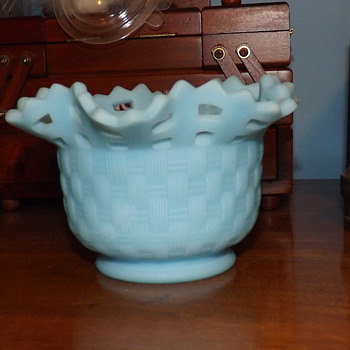Fenton Basket Weave Bowl - Art Glass