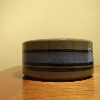 BRETBY - ENGLAND  - Art Pottery