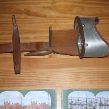 1895 Stereo-Scope and cards - Photographs