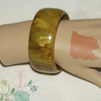 Butterscotch Swirl Bakelite Bracelet