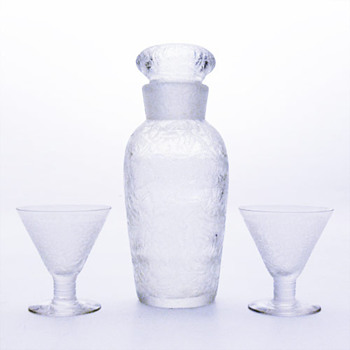 Swedish cocktail shaker and matching glasses, unknown maker. - Art Glass