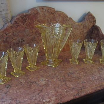 Pyramid Yellow Pitcher with Glasses Indiana Art Deco Depression Glass - Glassware
