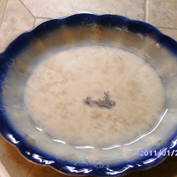 gorgeous serving platter - Art Pottery