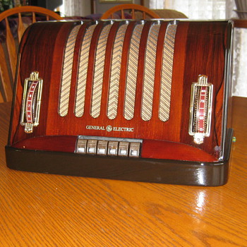 1939 GENERAL ELECTRIC GD-63 - Radios