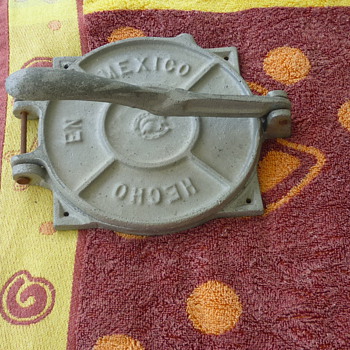 Tortilla press -101 - Kitchen