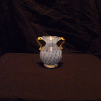 My newest mystery - Art Glass