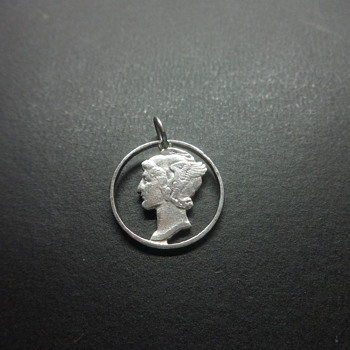 THIS IS A USA MERCARY DIME -PENDEN. - Fine Jewelry