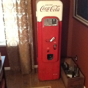 Vendo 44 Coca Cola machine.