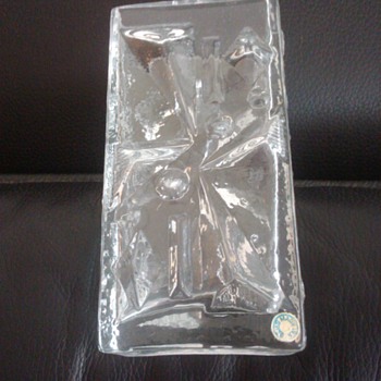MYSTERY SWEDiSH VASE - HELP NEEDED - Art Glass