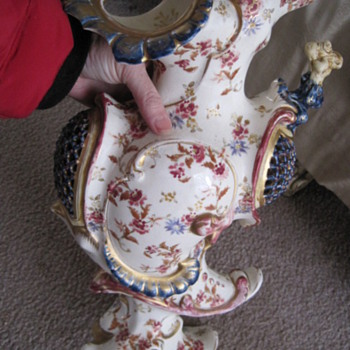 Any ideas on what type of vase? - China and Dinnerware