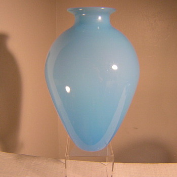 Light blue jade vase maker unknown - Art Glass