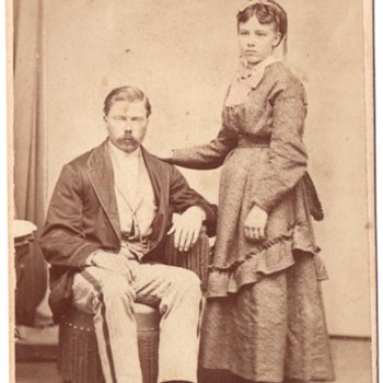 CDV of Suspected Family Members - Photographs