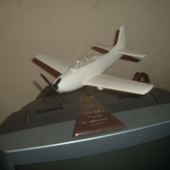 NAA Desk Model RARE ! - Advertising