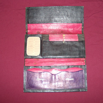  money pouch has 1873 calander - Accessories