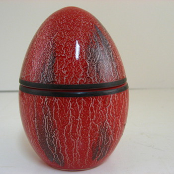 Cool unknown egg and an unkown czech vase - Art Glass