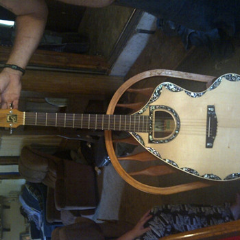 Pedro Solis Caro Guitar know anything about em???