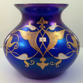 Josephinenhütte Cobalt Blue "Bronze-Cypern" glass vase, enameled by Max Rade, ca. 1899 - Art Glass