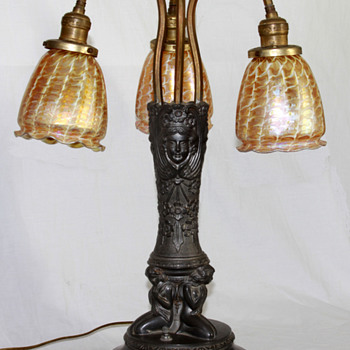 Lustre Art 3-shade Lamp; Long Island glass - Art Glass