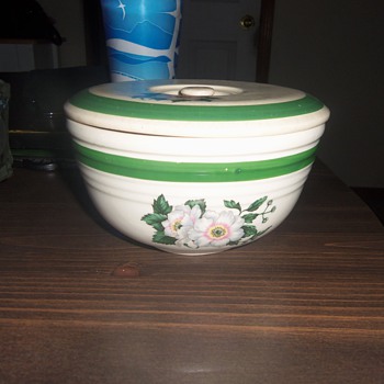 vintage bake oven utility bowl wit rare flower pattern