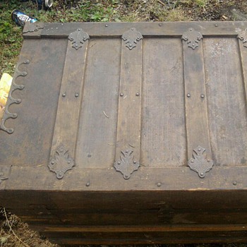 My Mystery Trunk! Possibly from Ireland? 