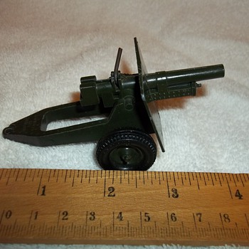 TOY ARTILLERY PIECE