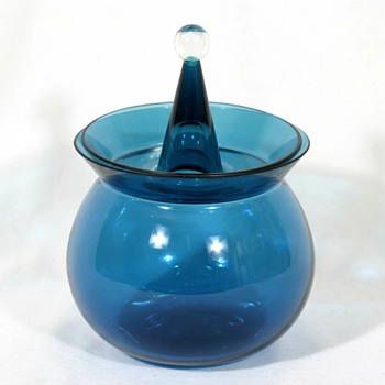 Nanny Still's HARLEKIINI covered candy bowl - Art Glass