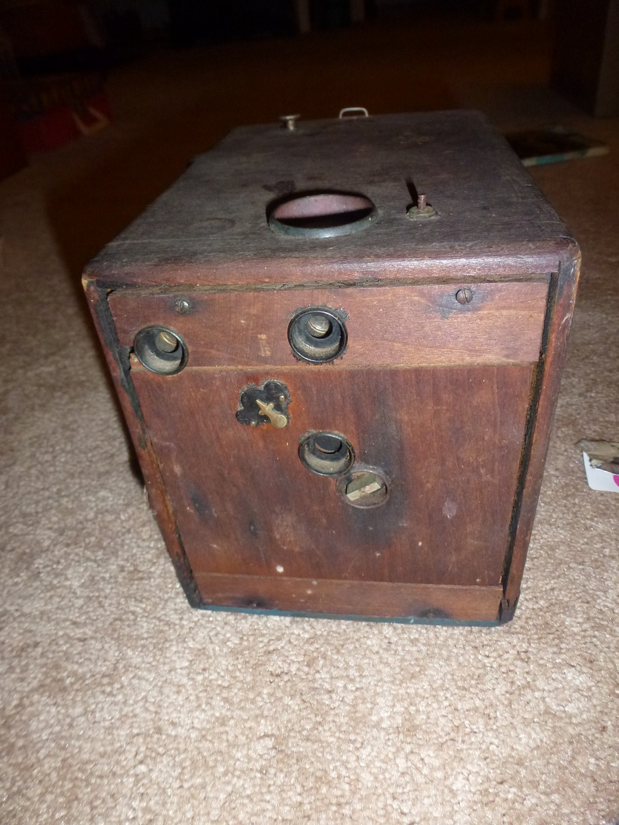 Unknown box camera Can you help? Collectors Weekly