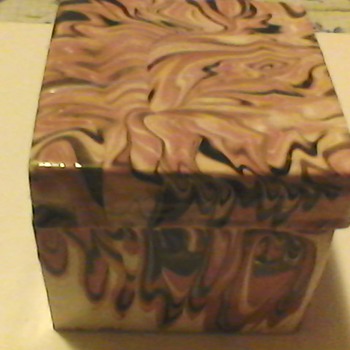 PINK  SLAG ITALIAN BOX  - Art Pottery