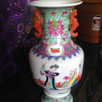 turquiose ground vase - Asian