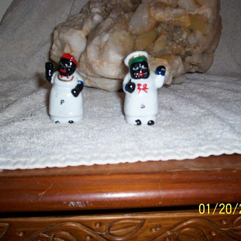 black americana salt pepper shakers
