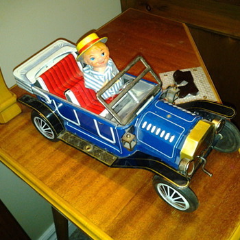 1950's Billy and Betsy Jolly Car Battery Operated - Toys