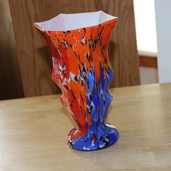 Striking Unmarked Vase - Art Glass