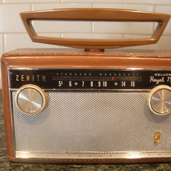 Zenith Royal 755 - Radios
