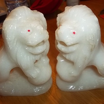 LION STATUETTES - Animals