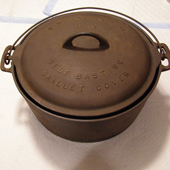 OLD GRISWOLD SKILLET TOP+ BIG POT WITH HANDLE!!