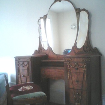 My new purchase for $50!...Vanity and chair - Furniture