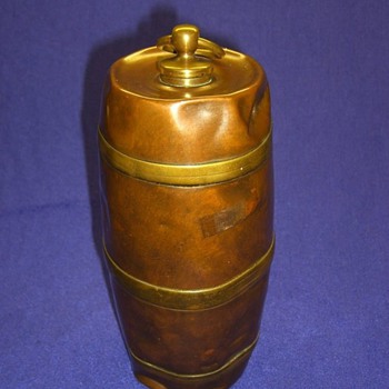 Canteen?  Thermos?  Decanter?   - Kitchen