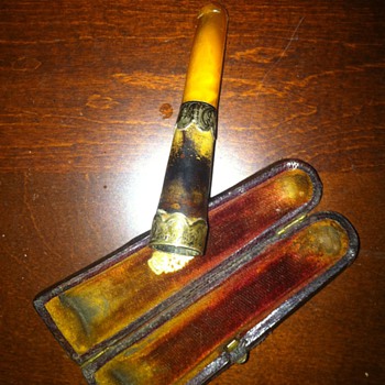 Cigerette holder with amber and sterling - Tobacciana
